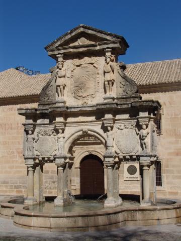 image Fuente en la Plaza de la Catedral, Baeza, Jaén 
