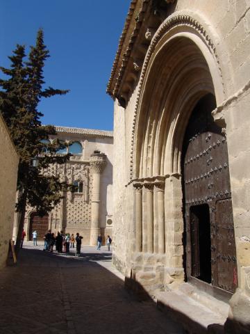 image  Puerta de la Iglesia San Andrés, Baeza, Jaén 