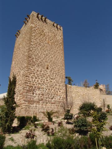 image Torre medieval en Peal del Becerro, Jaén 