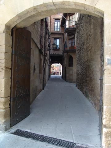 image Puerta de la muralla de Laguardia, Álava 