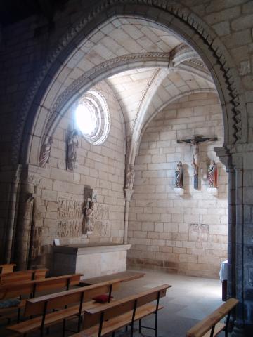 image Interior de la igesia románica de Monterrei, Ourense 