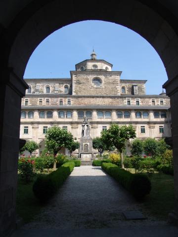 image  Claustro románico del parador de Santo Estevo, Ourense 