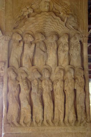 image Pilar con relieve sobre la Ascensión de Jesús a los cielos, Monasterio de Santo Domingo de Silos, Burgos