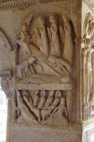 image Relieve sobre pilar de El Santo Enterramiento, Monasterio de Santo Domingo de Silos, Burgos