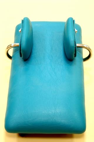 image Aparato para reducción de movimientos en camilla 