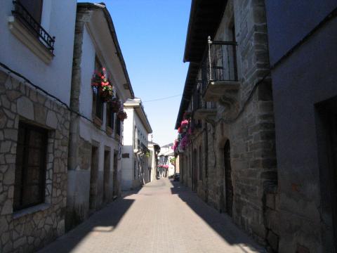 image Calle de Santa María, Cacabelos, León