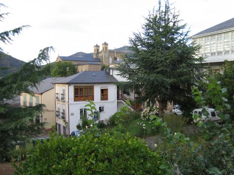image Vista del pueblo de Villafranca del Bierzo, León