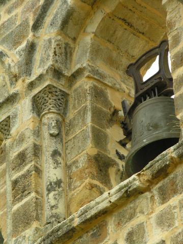 image Detalle de la espadaña de la Colegiata de San Salvador, San Salvador de Cantamuda, Palencia 