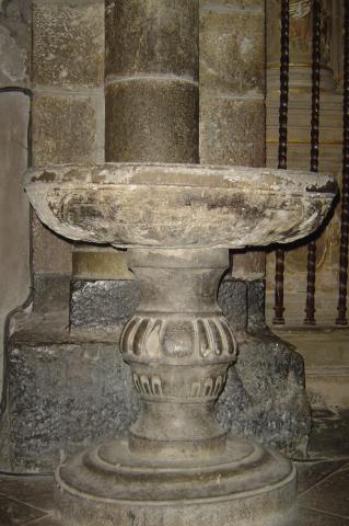 image Pila baustimal. Catedral de Jaca, Huesca