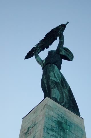 image Monumento a la Liberación, Colina Gellért, Budapest, Hungría
