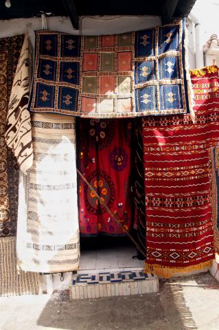 image Tienda de alfombras, Asilah, Marruecos