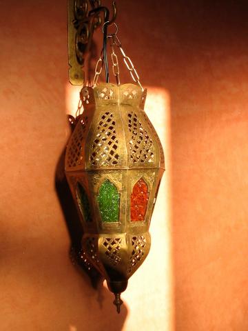 image Lámpara de hierro y vidrio