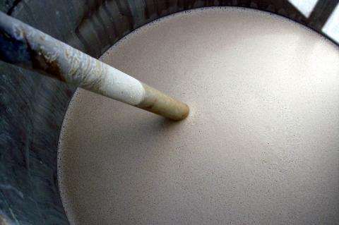 image Líquido defoliante para una plantación de algodón