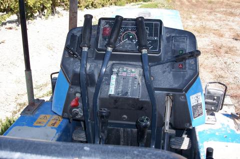 image Mandos de un tractor