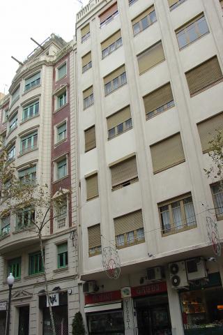image Fachada de edificio, Avenida Gaudí, Barcelona