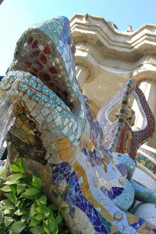 image Fuente del Lagarto, Parque Güell, Barcelona