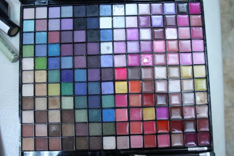 image Paleta de sombras de ojos