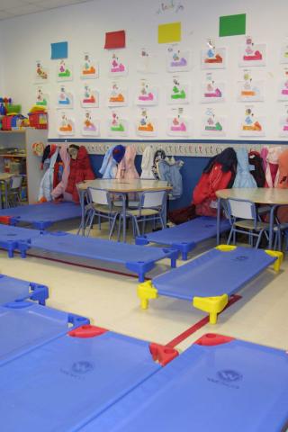 image Aula preparada para la siesta