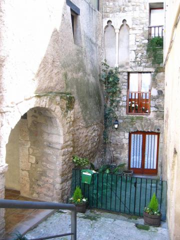 image Casas antiguas en Besalú, Garrotxa, Girona