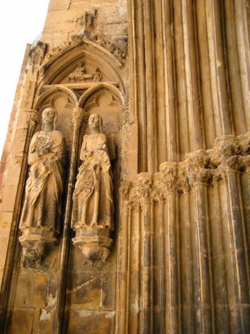 image Detalle de la fachada de la iglesia de Santa María la Mayor, Valderrobres, Teruel