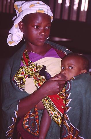 image Madre con bebé, Nacala, Mozambique