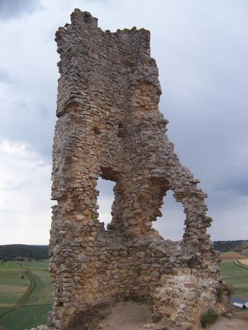 image Torre derruida, Castillo de Calatañazor, Calatañazor, Soria