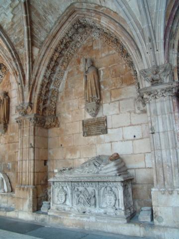 image Sepulcro en el Claustro Alto, Catedral de Burgos