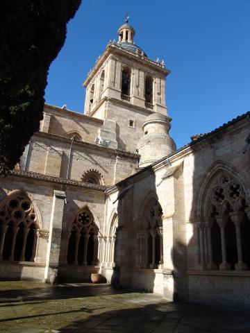 image Claustro y torre de la Catedral de Ciudad Rodrigo, Salamanca