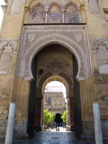 image Portada con Patio de los Naranjos al fondo, Mezquita de Córdoba