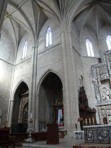 image Pilares y bóvedas, Catedral de Huesca