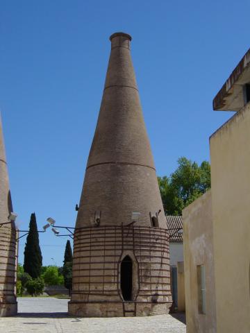 image Horno de Botella de la fábrica de cerámica Pickman de la Cartuja de Santa María de las Cuevas, Sevilla