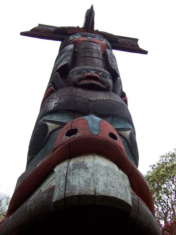 image Totem del Parque Thunder Bird, Victoria, Canadá