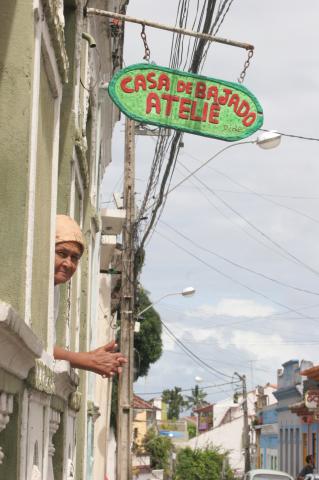 image Anciana en una ventana, Olinda, Pernambuco, Brasil