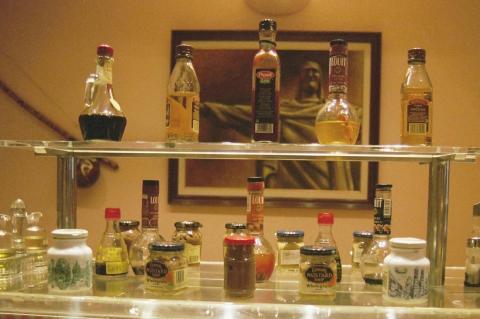 image Exposición de vinagres y salsas