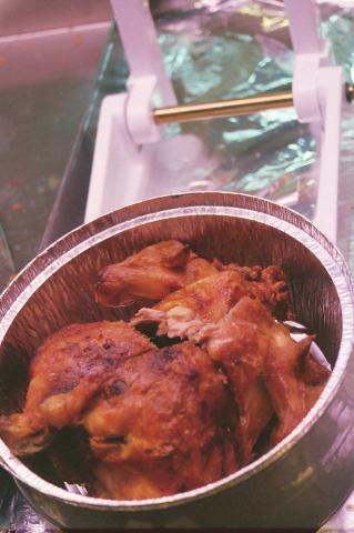 image Envasado de un pollo asado