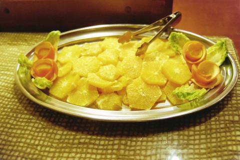 image Bandeja con rodajas de naranja