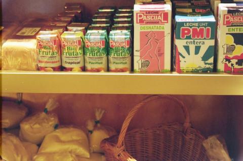 image Estantería de lácteos