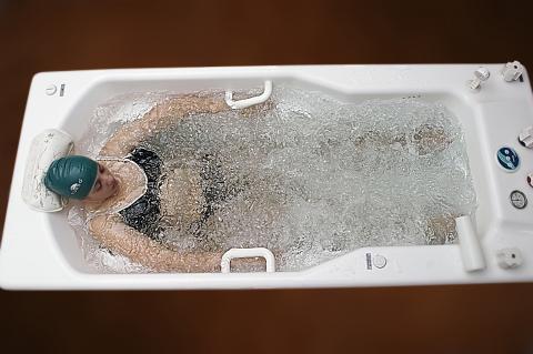 image Bañera con jacuzzi