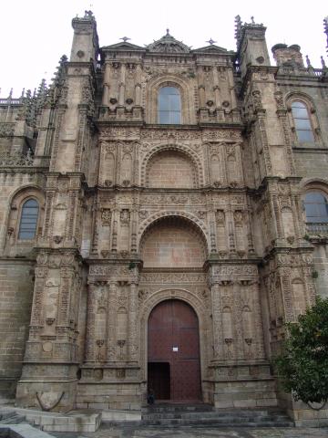image Vista parcial de la fachada, Catedral de Plasencia, Cáceres
