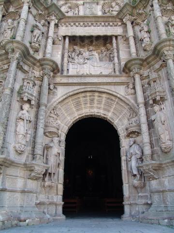 image Portada de la Basílica de Santa María, Pontevedra
