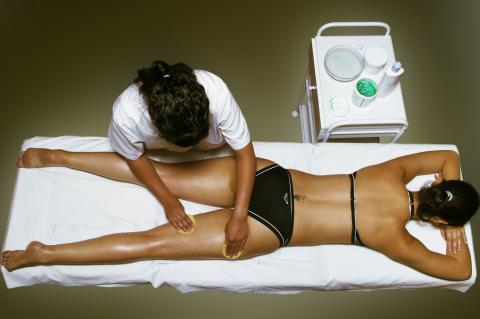 image Vendas frías: retirada de exfoliante tendido prono