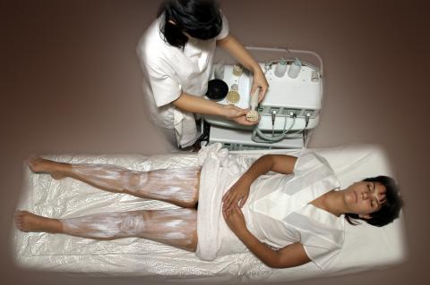 image Exfoliación mecánica: acoplamiento del cepillo al mango