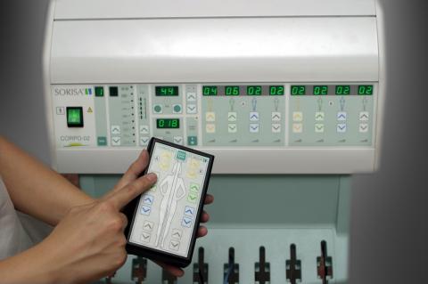 image Gimnasia pasiva con cintas de caucho: mando a distancia