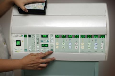 image Gimnasia pasiva con cintas de caucho: finalización de aplicación de corrientes