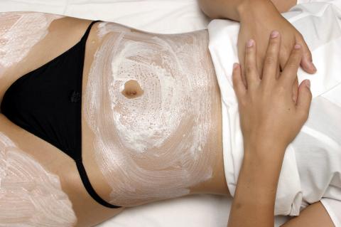 image Masaje y mascarilla corporal: finalización de aplicación de mascarilla