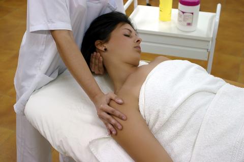 image Estiramientos: esternocleidomastoideo y trapecio