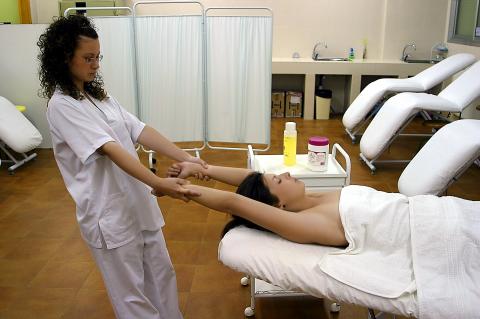 image Estiramientos: trapecio y deltoides