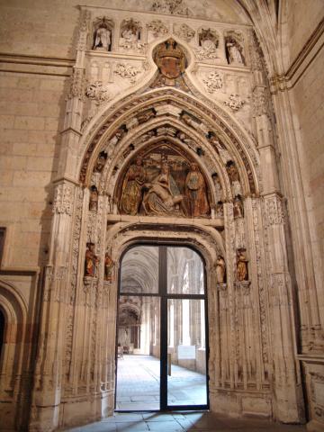 image Acceso al claustro, Catedral de Segovia