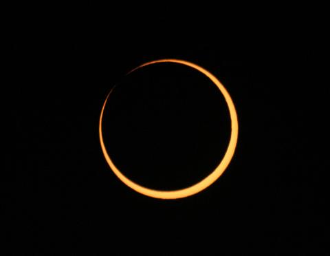 image Fase central del eclipse anular 07