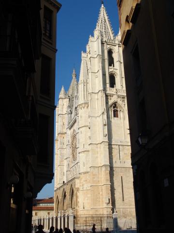image Fachada de la Catedral de León